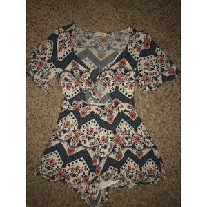 Illa Illa floral front tie romper